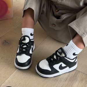 Black and White Nike Dunks toddler size 7c 🖤80$ Firm🤍